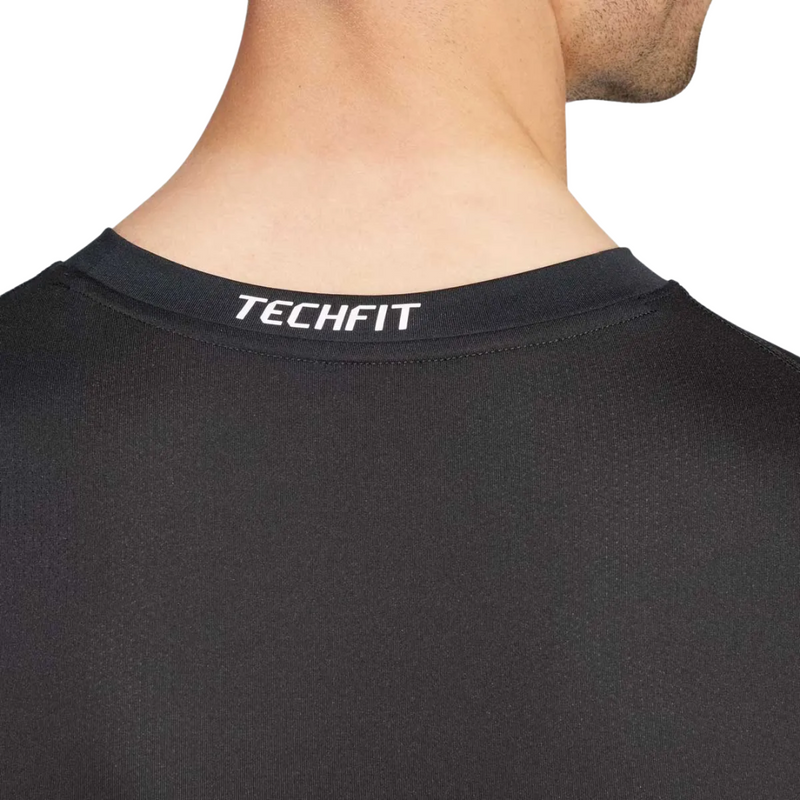 CAMISETA DE COMPRESIÓN DE MANGA LARGA TECHFIT®